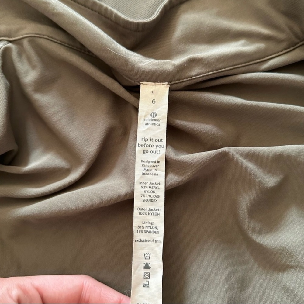 Lululemon jacket - Picture 4 of 6